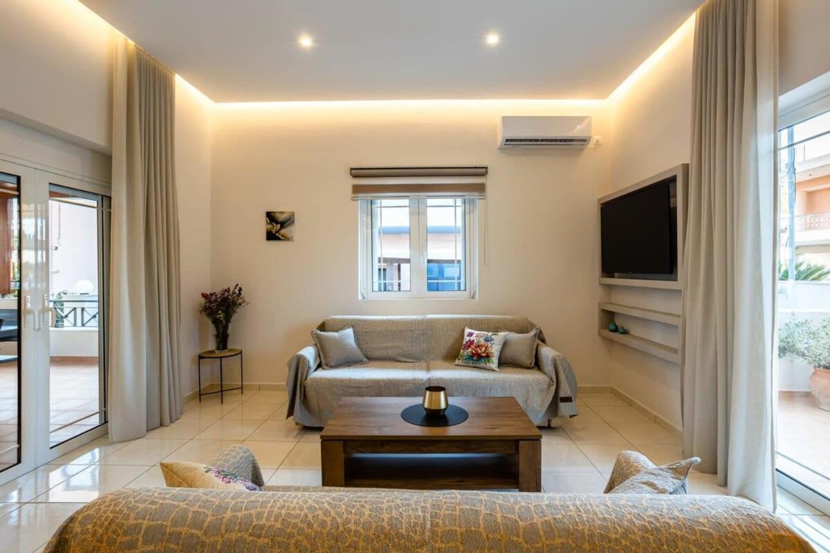 Filiatra Downtown Cozy Retreat - Homely Vibes Exterior photo