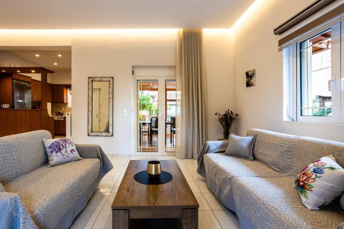 Filiatra Downtown Cozy Retreat - Homely Vibes Exterior photo